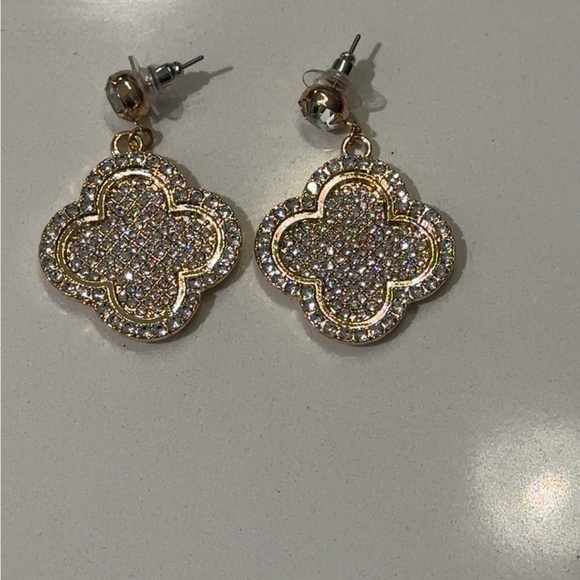 Brand New Clover Earrings - Picture 4 of 5